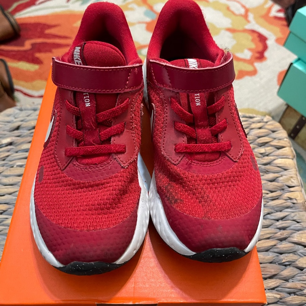 Sz 13.5 Girls Red/Black Nikes